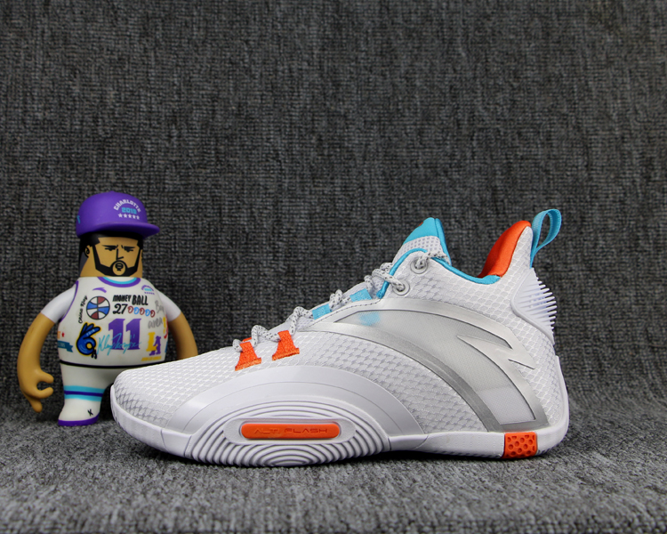 安踏ufo2天体3篮球鞋男子2021春款缓震耐磨高帮实战球鞋112111602