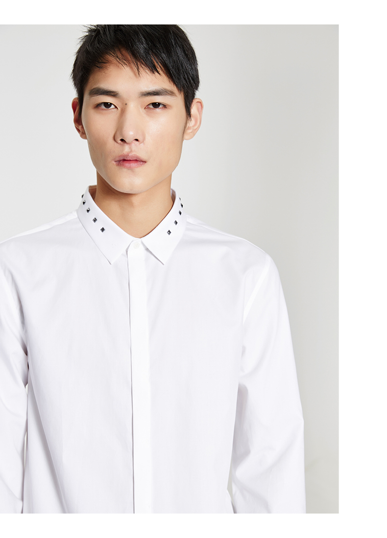 2件15折价494mecity男装时尚领子白色铆钉装饰商务长袖打底衬衫