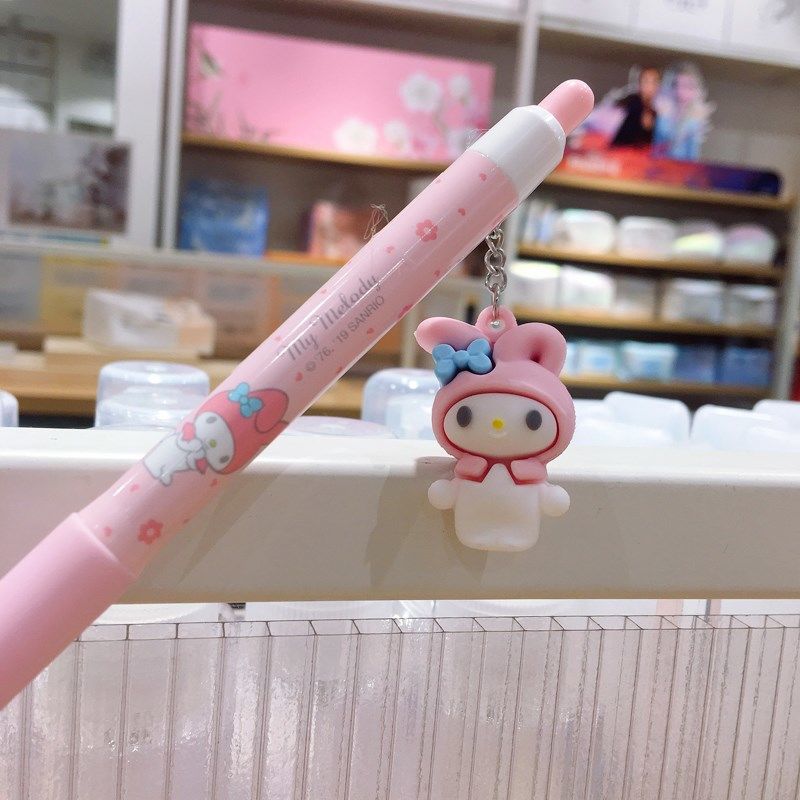 miniso名创优品hellokitty玉桂狗吊坠中性卡通可爱学生文具水笔替芯