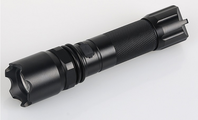 led适用场景:户外照明适用环境:日常携带货号:a10类别:户外手电筒品牌